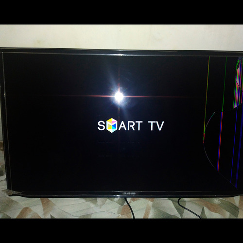 Tv Samsung Smart Tv 40' Para Repuesto (pantalla Partida) 