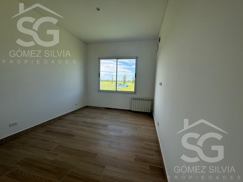 Casa En Venta 5 Ambientes Comarcas De Lujan