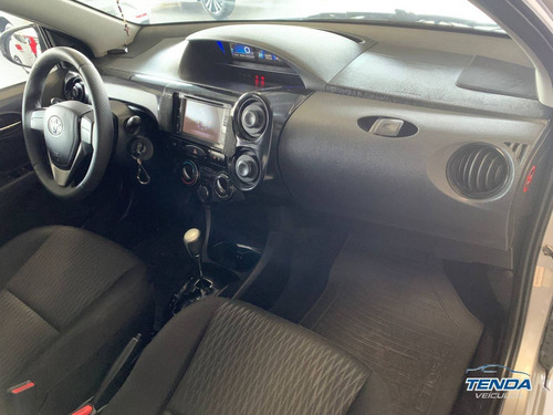 Imagem 12 de 15 de Toyota Etios 1.5 X Sedan 16v Flex 4p Automático