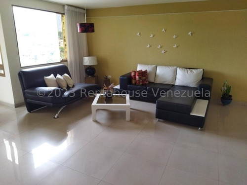 Ip Vendo Apartamento En Macaracuay 24-10689