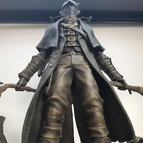 Bloodborne Hunter Caçador 1/6 Estatua Sony Fromsoftware 30cm