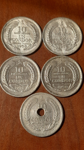 5 Monedas Chilenas De Un Condor: Y Una Con Una Perforación..