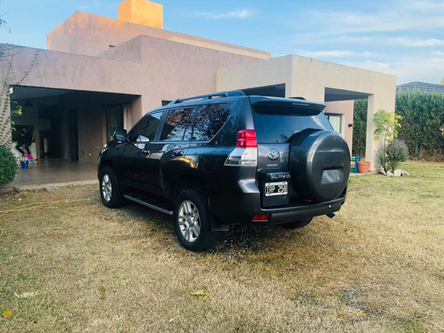 Toyota Land Cruiser Prado 2010 Vx * Financio * R. Menor*