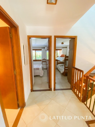 Casa En Cantegril- Ref: 1335