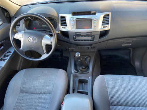 Toyota Hilux Srv 3.0 4x2 - Automotores Rosales