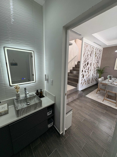 Casa Amueblada En Lausana Incluye Auto Tesla Model Y 2024