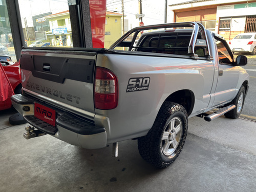 Chevrolet S-10 2.4 MPFI ADVANTAGE 4X2 CS 8V FLEX 2P MANUAL