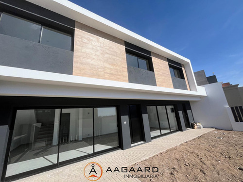 Lomas De Manantiales - Hermoso Duplex De 3 Dormitorios 3 Baños A Estrenar
