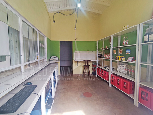 Imagen 2 de 7 de Ledezma Asesores Vende Local Comercial Ubicado En El Periférico, Una De Las Zonas Más Comerciales De Ciudad Bolívar - Venezuela