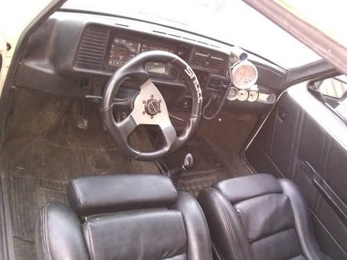 Imagem 8 de 10 de Fiat 147 Spazio Cl