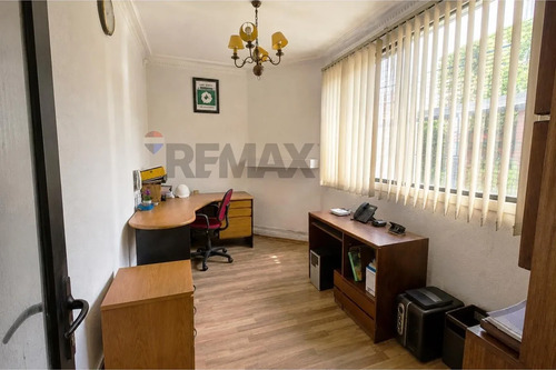 Amplia Oficina Comercial Excelente Ubicación