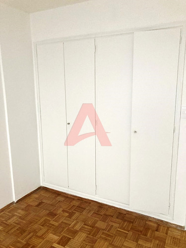 Imagen 7 de 18 de Pocitos Venta Apartamento - 3 Dormitorios Y Servicio - Garaje