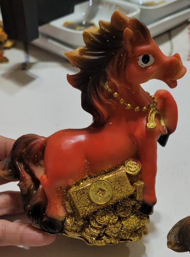 Caballos Con Monedas Escarchadas  Símbolos Del Feng Shui  