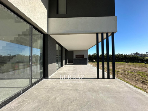 Casa Venta 5 Ambientes A La Laguna En Barrio San Matías Area 5 Escobar Lote De 974,75 M2