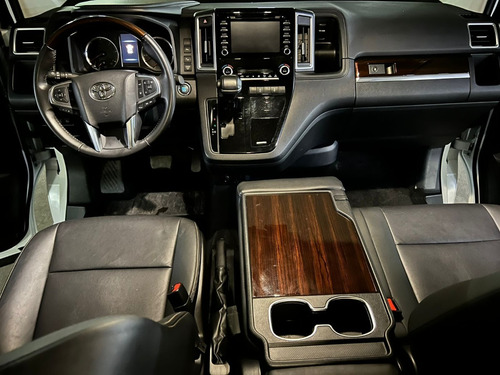 Imagen 15 de 16 de Toyota Hiace 2023 2.8 Tdi Wagon 6at 10a