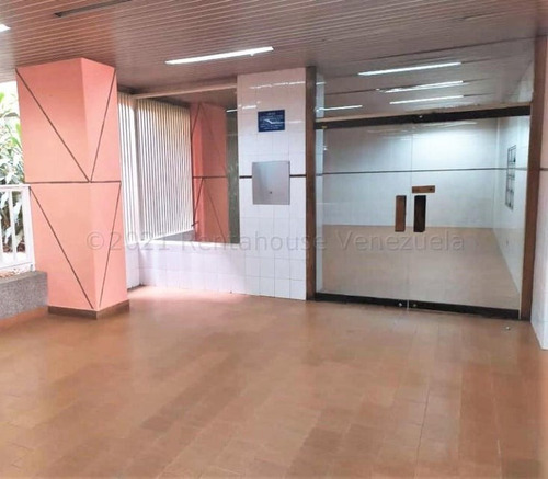 Bello Y Cómodo Apartamento En Venta En La Urbina #25-12476 Np