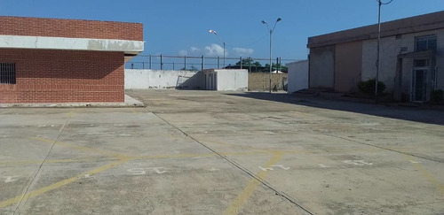 Imagen 3 de 11 de En Venta O Alquiler Patio En Avenida Camejo Octavio, Puerto La Cruz. Solo Clientes