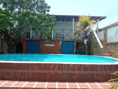 Hotel y resort en venta