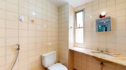 Imagem 2 de 30 de O Apartamento Conta Com Um Living Que Comporta Até 2 Ambientes, Além De Ter Uma Agradável Varanda, Boa Para Cultivar Plantas E Relaxar. - Ap02859 - 70339024