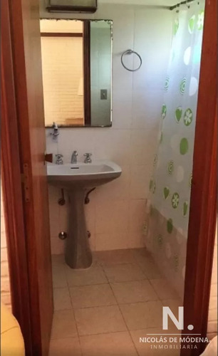 Venta De Casa 5 Dormitorios En El Golf