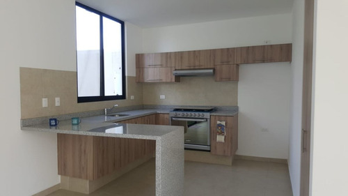 Imagen 5 de 12 de Hermosa Casa En Puerta De Piedra, Gran Ubicación, 3 Recamara