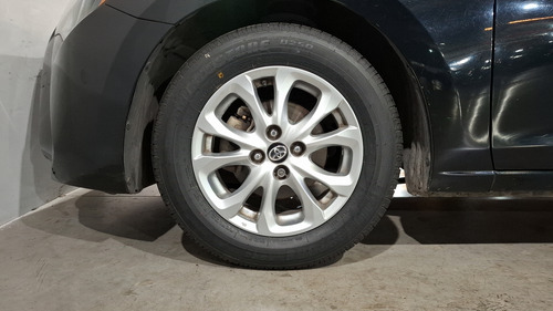 Toyota Yaris 1.5 R MID MT