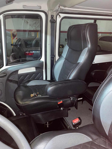 Imagen 18 de 19 de Peugeot Boxer 2008 2.8 330m Combi Hdi Conf Larga