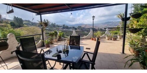 Casa En Venta En Urb Los Teques Country Club