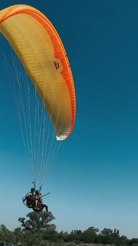 Imagen 2 de 2 de Vuelo Bautismo En Parapente + Fotos Hd