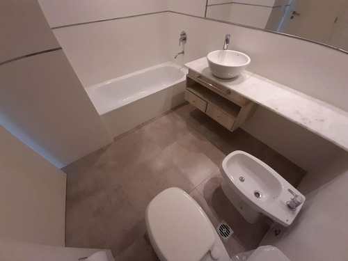 Imagen 12 de 22 de Departamento De 3 Ambientes - A La Calle - Brown 2600