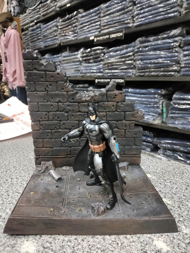 Dc Multiverse Batman, Armored Batsuit, Arkham City, 11 Cms!! (Usado)