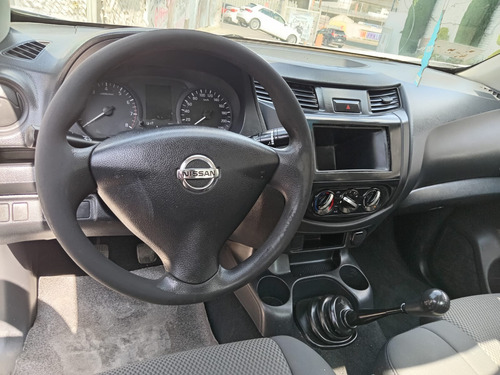 Nissan NP300 2.5 Estacas Dh Aa Mt