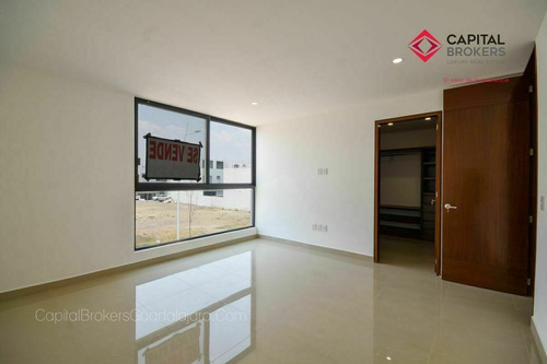 Casa En Venta, Nueva En Solares Con Roofgarden