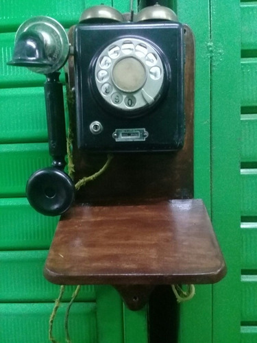 Antiguo Telefono De Baquela Metal Y Bronce45cms De Alto