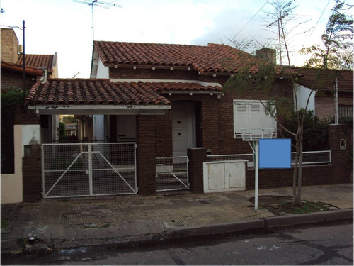 Lote Con 2 Casas - Bsas - San Isidro - B° La Calabria.