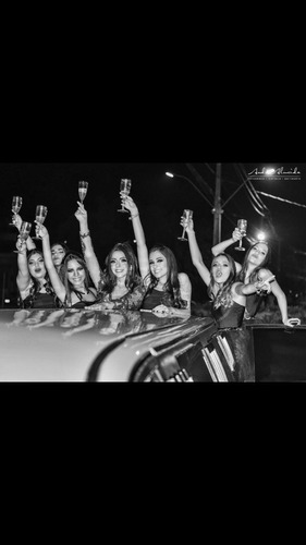 Imagem 4 de 5 de Locação De Limousine
