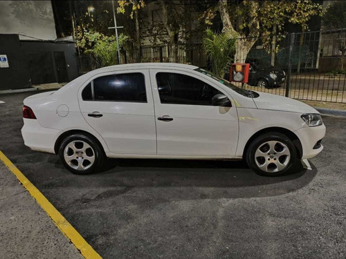 Volkswagen Voyage 1.6 101cv 2014 Nafta/gnc Impecable