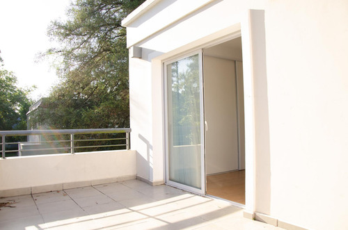 Venta De Casa En Barrio Cerrado El Resuello, Moreno