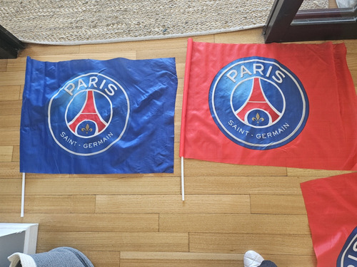 Bandera Psg Fútbol Roja Y Azul - 2 Unidades (Usado)