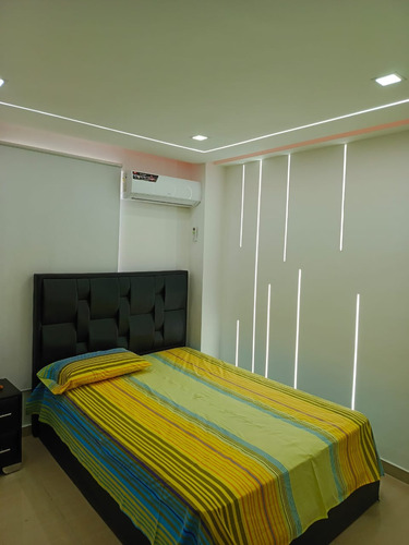Rbr Vende Apartamento En La Urb Villas Geica