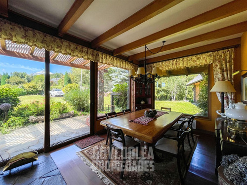 Casa En Venta En Pucón