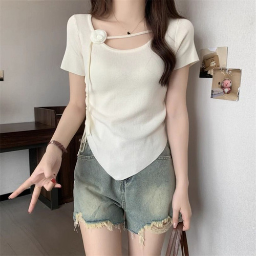 Top De Punto Con Cuello Redondo Y Lazo Floral