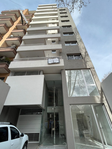 En Venta En Excelente Ubicacion Semipisos 2 Amb En Edif Al Fte C/ Balcon Y Coch Opcionales En Lanus O (020)