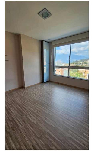 Lujoso. Venta. Apartamento. Escampadero