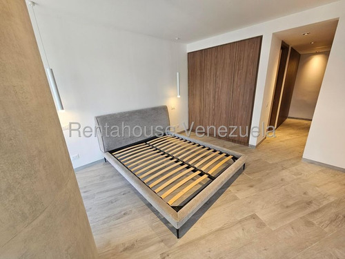 Espectacular Apartamento En Las Mercedes Cod. 26-430