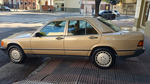 Mercedes Benz 190 E Automático 1084