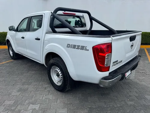 Nissan Np300 2020