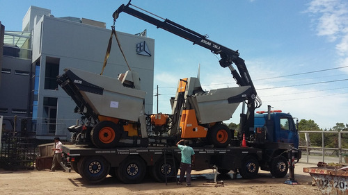 Imagen 3 de 10 de Alquiler De Camion Con Hidrogrua Tijera Pluma Articulada