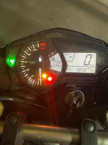 Imagen 2 de 12 de Yamaha Mt 03
