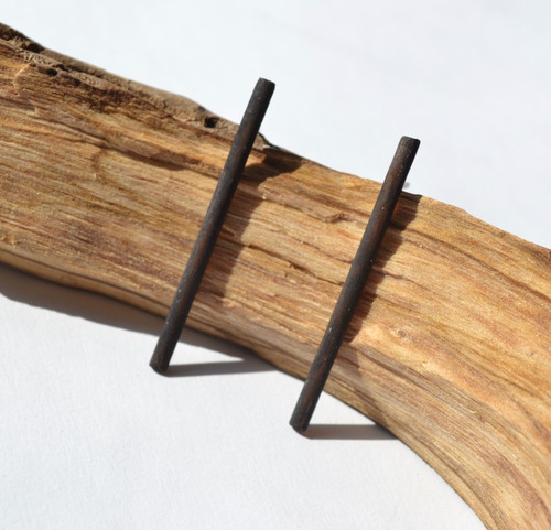 Imagen 1 de 4 de Aros Palitos Negros, Geometricos, Cobre Y Plata, Minimalista